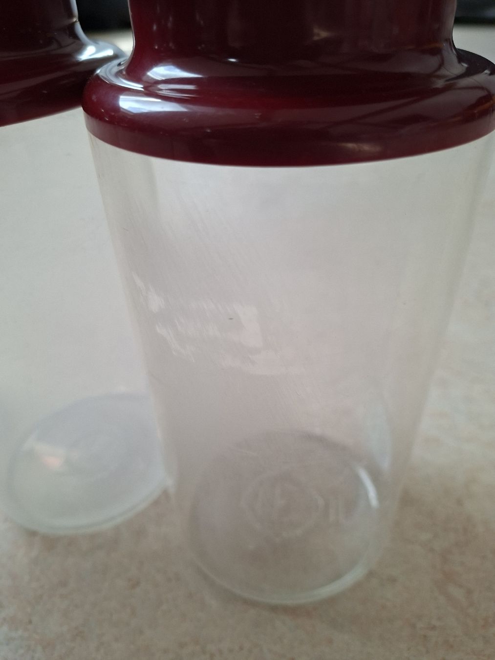 Tupperware Contenitori & Simili: Tupperware Vorratsbehälter, 4 Stk., Rot / Klar 1 Liter – Usato da Klingnau venduto da vollmond36 6