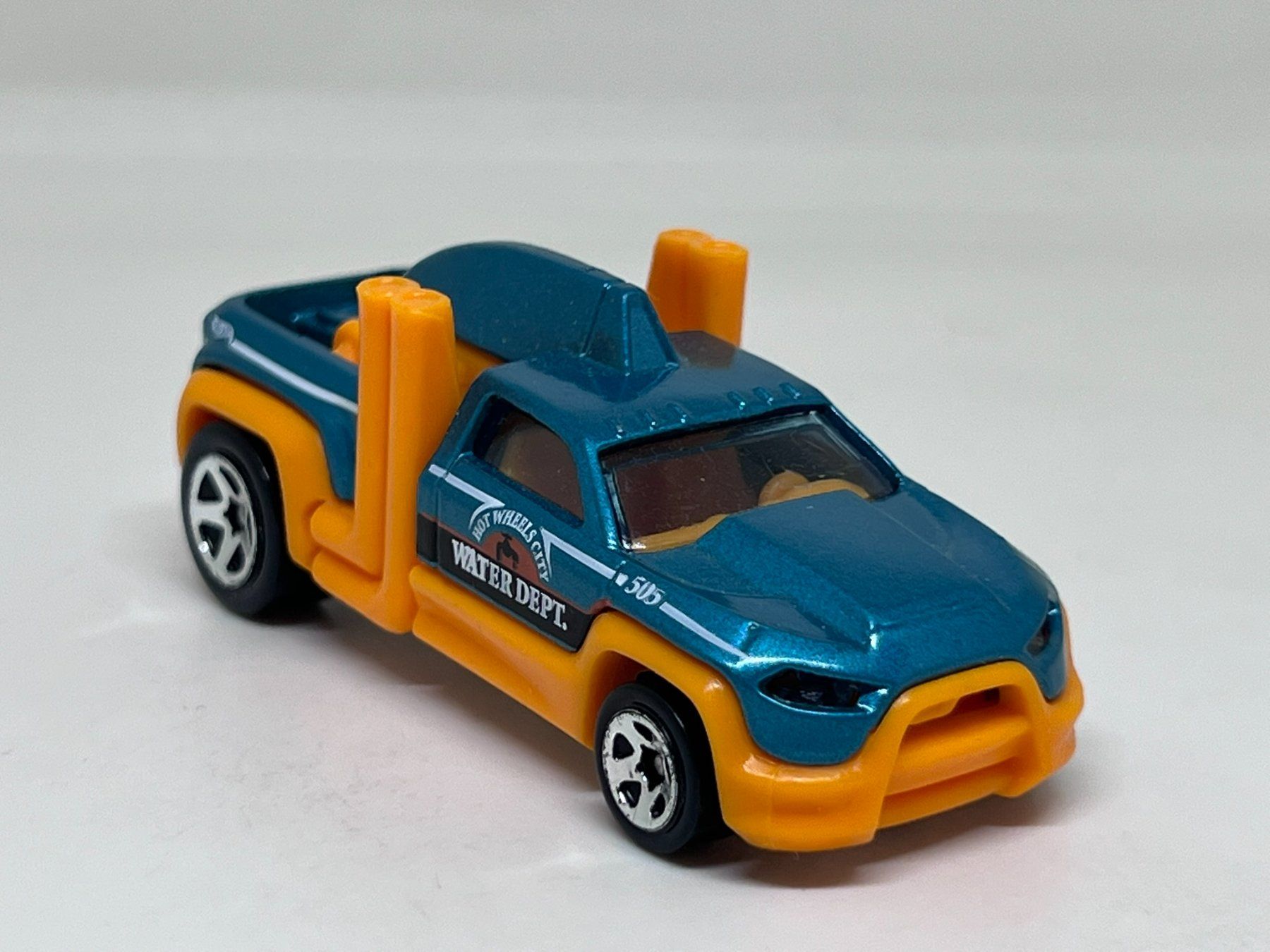 Hot Wheels Modellini d'auto: Hot Wheels Diesel Duty #600 – Usato da Wildegg venduto da LaaBoutique