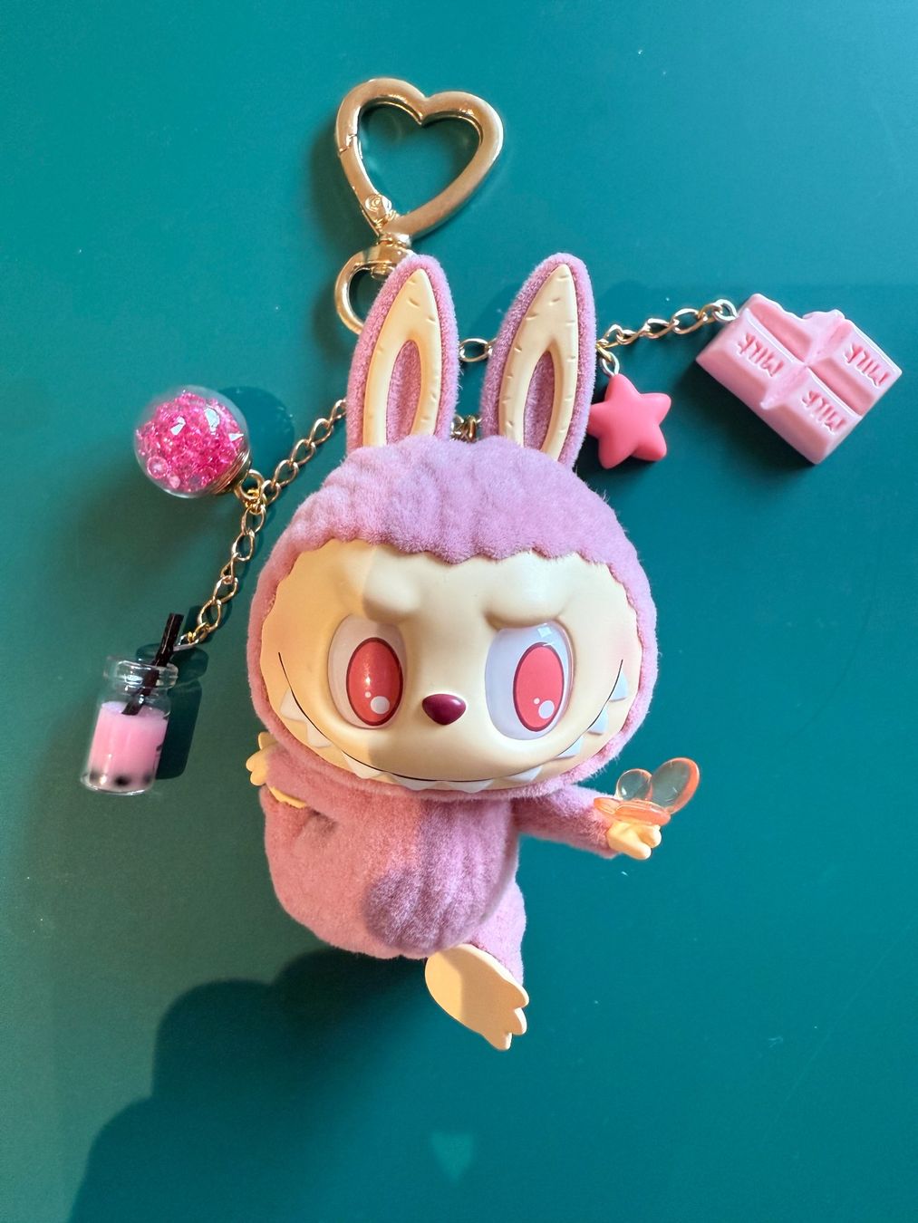 Portachiavi: Labubu Lazy Yoga keychain – Nuovo (secondo la descrizione) da Airolo venduto da MomTheBraggerStudio