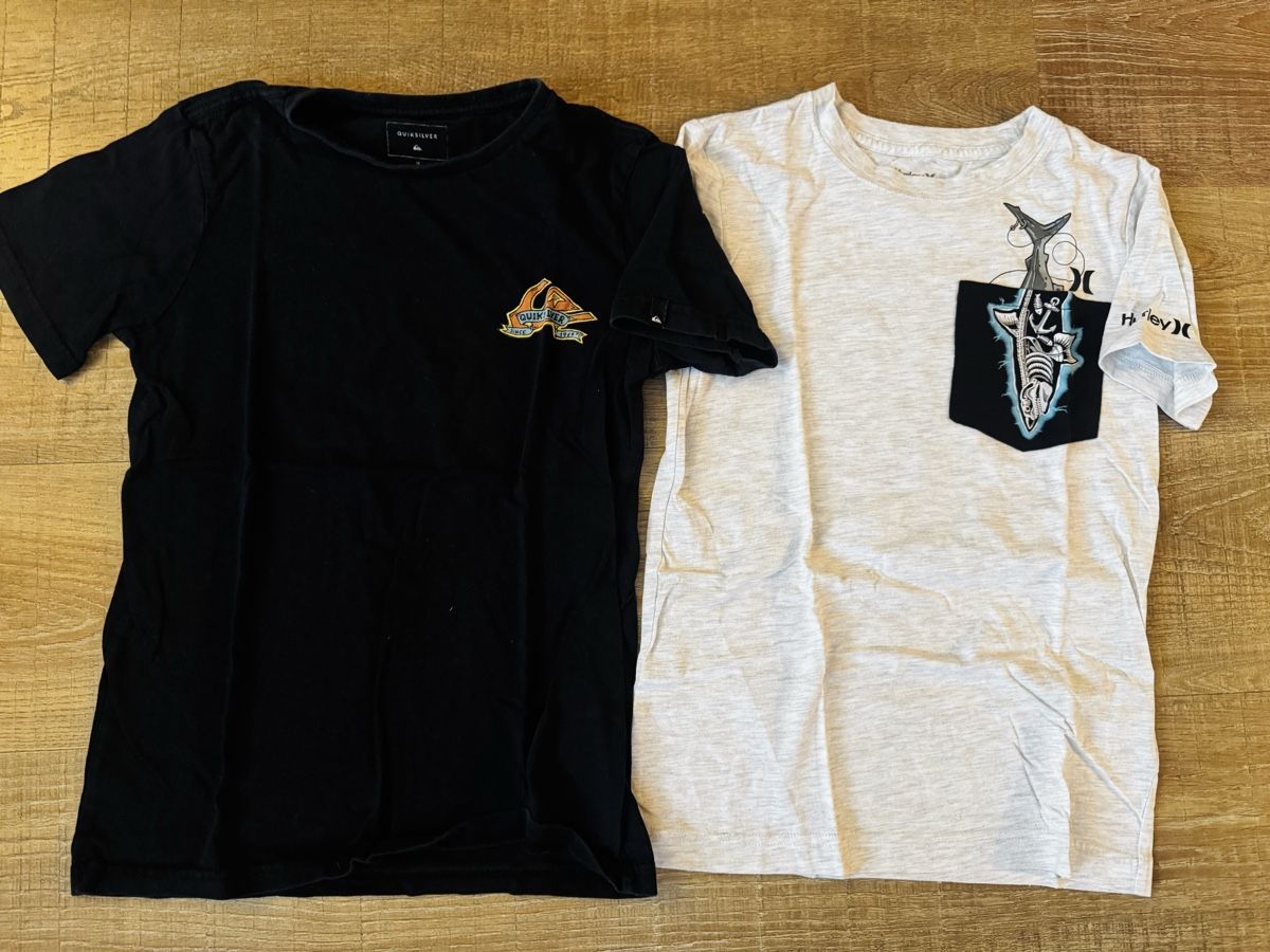 Quiksilver Hemden, T-Shirts & Polos: 2 T-Shirt Hurley+Quick Silver Gr. 128-140 – Gebraucht aus Gontenschwil von alioli