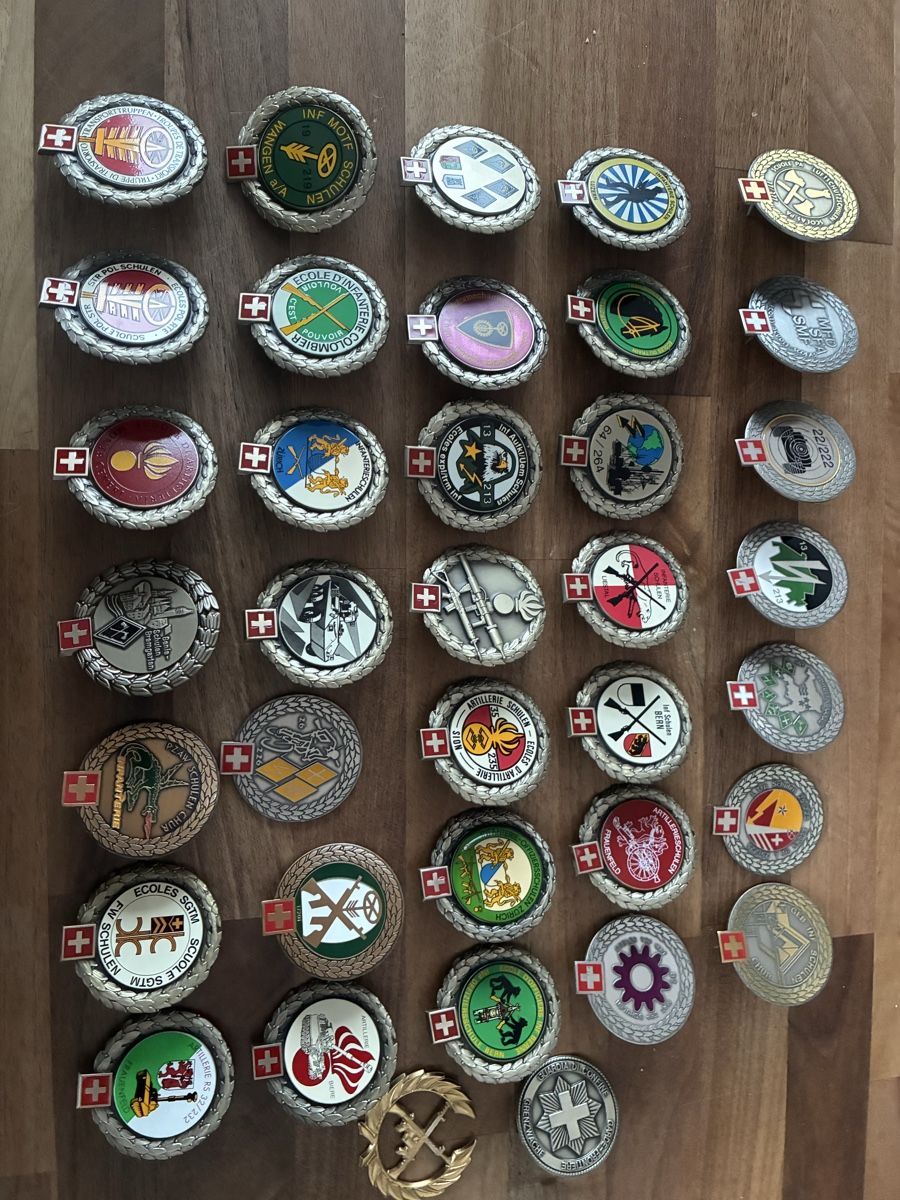 Medaglie: Schweizer armee 37 emblem aus sammlungs liq – Usato da Oberiberg venduto da reimet