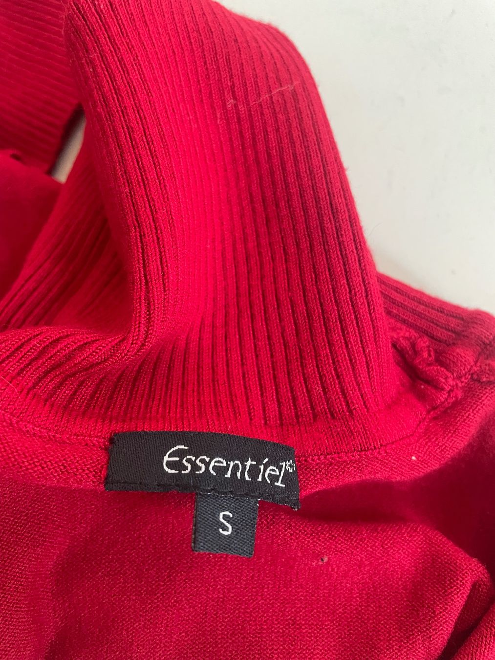 Top: Top Essentiel S – Usato da Minusio venduto da Pink222 3