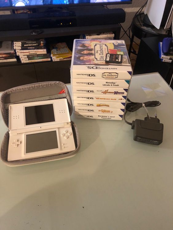 Nintendo DS Neuwertig Inkl 8 Games (Neu (gemäss Beschreibung)) in für ...