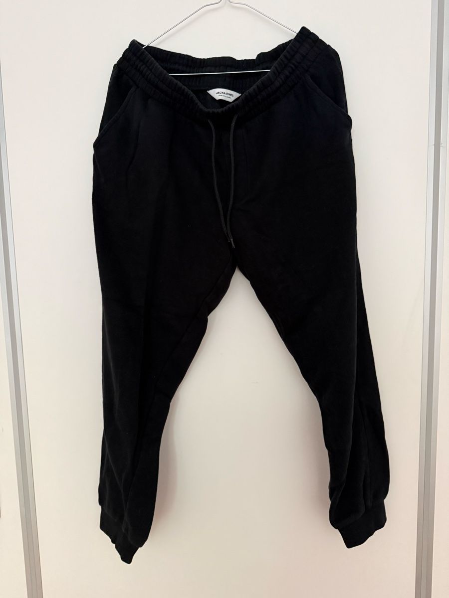 Jack & Jones Pantaloni: Jack Jones jogging pants black size L – Usato da Birmenstorf AG venduto da Pat_roll