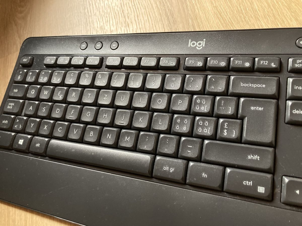 Logitech Tastiere: Logitech Combo MK540 Advanced - Neuwertig & Original! – Usato da Wichtrach venduto da Queensparkunite 1