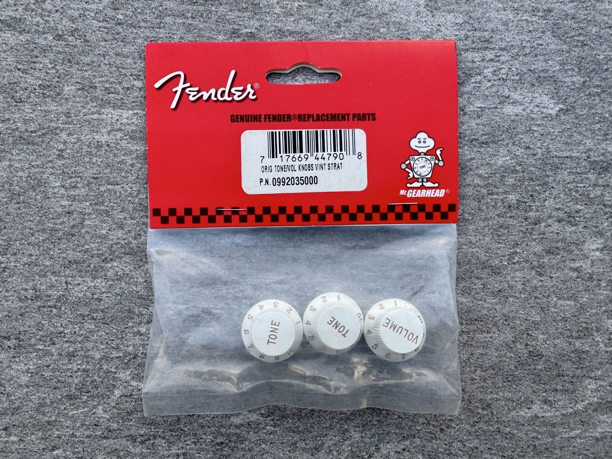 Fender Instruments de musique: Fender Stratocaster Knobs Set (Neu) – Neuf avec emballage d'origine à Winterthur par Crazycorner-8400