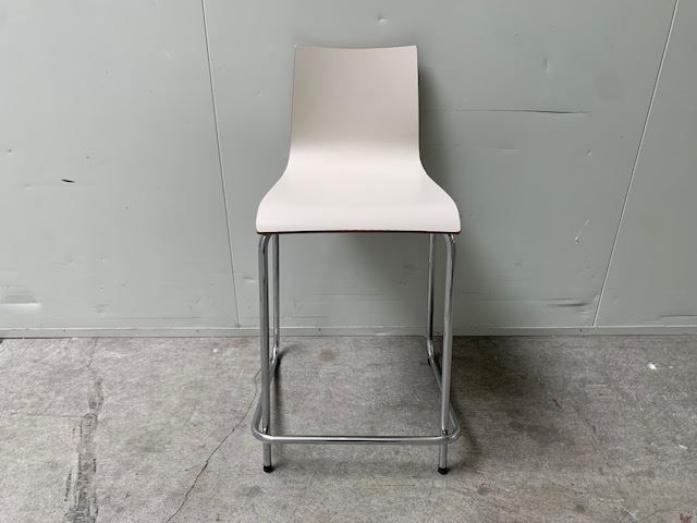 Sedie per ufficio: Hocker mittlere Höhe Creme Farbe – Usato da St. Gallen venduto da MSMoebelhandel 2