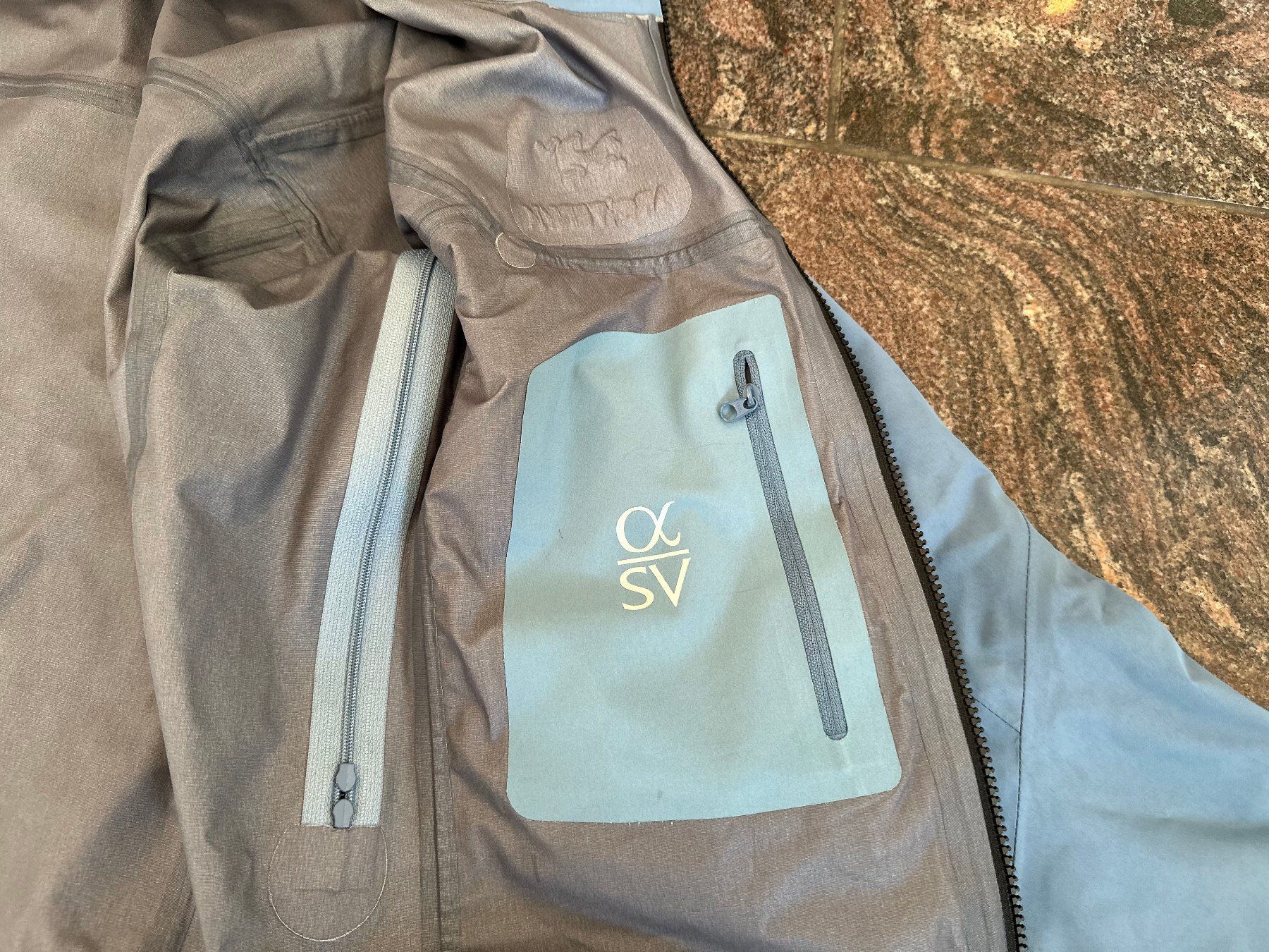 Arcteryx Giacche: Arc'teryx Alpha SV Jacket, Men's Size S | GORE-TEX Shell – Usato da Zürich venduto da jacklondon 3