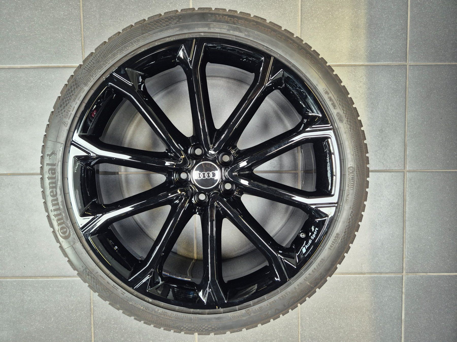 Audi Pneumatici & Ruote complete: Winterräder 21" Audi RSQ3 – Usato da Winterthur venduto da WEWi-Ersatzteile 1