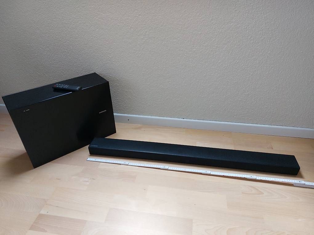 Samsung Lautsprecher: Samsung Soundbar mit Subwoover – Gebraucht aus Döttingen von steven91