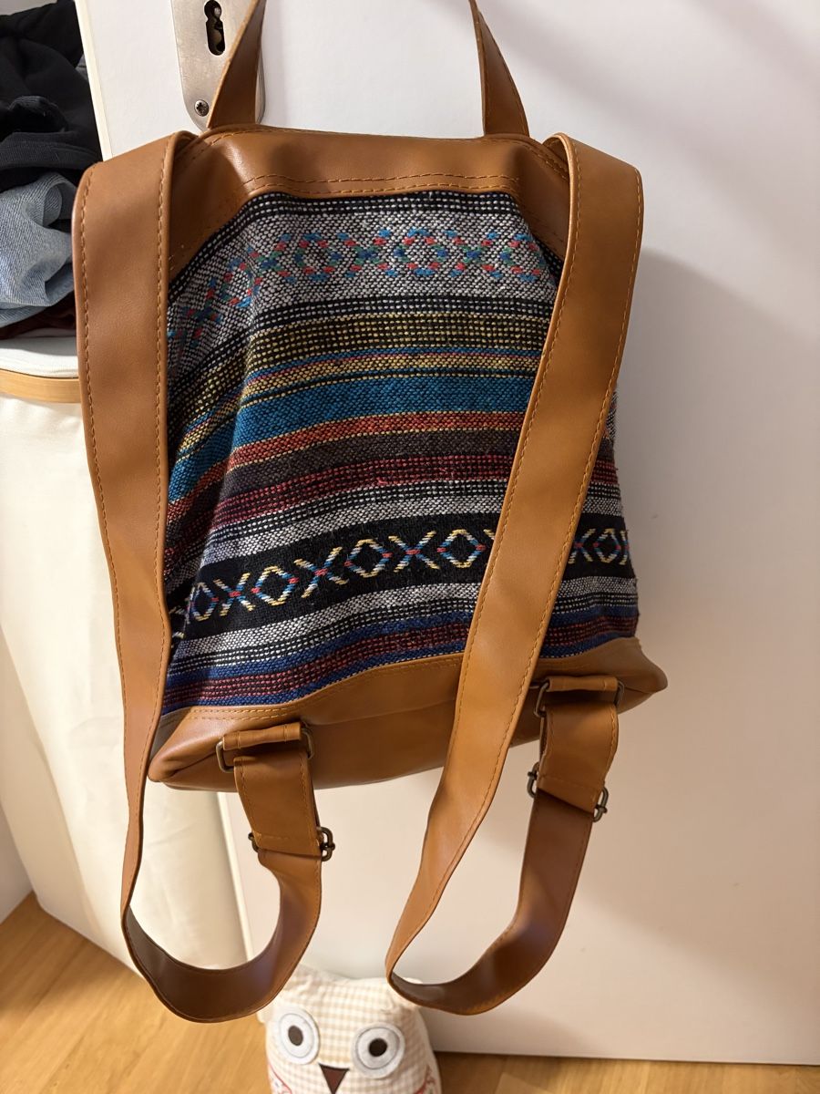 Sacs à dos: Rucksack mehrfarbig mit Kunstleder  – Neuf (Voir description) à Balgach par Miisarah 3