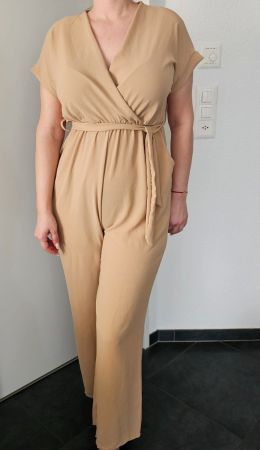 Beiger Sommer Jumpsuit, Grösse M, neuwertig & bequem!