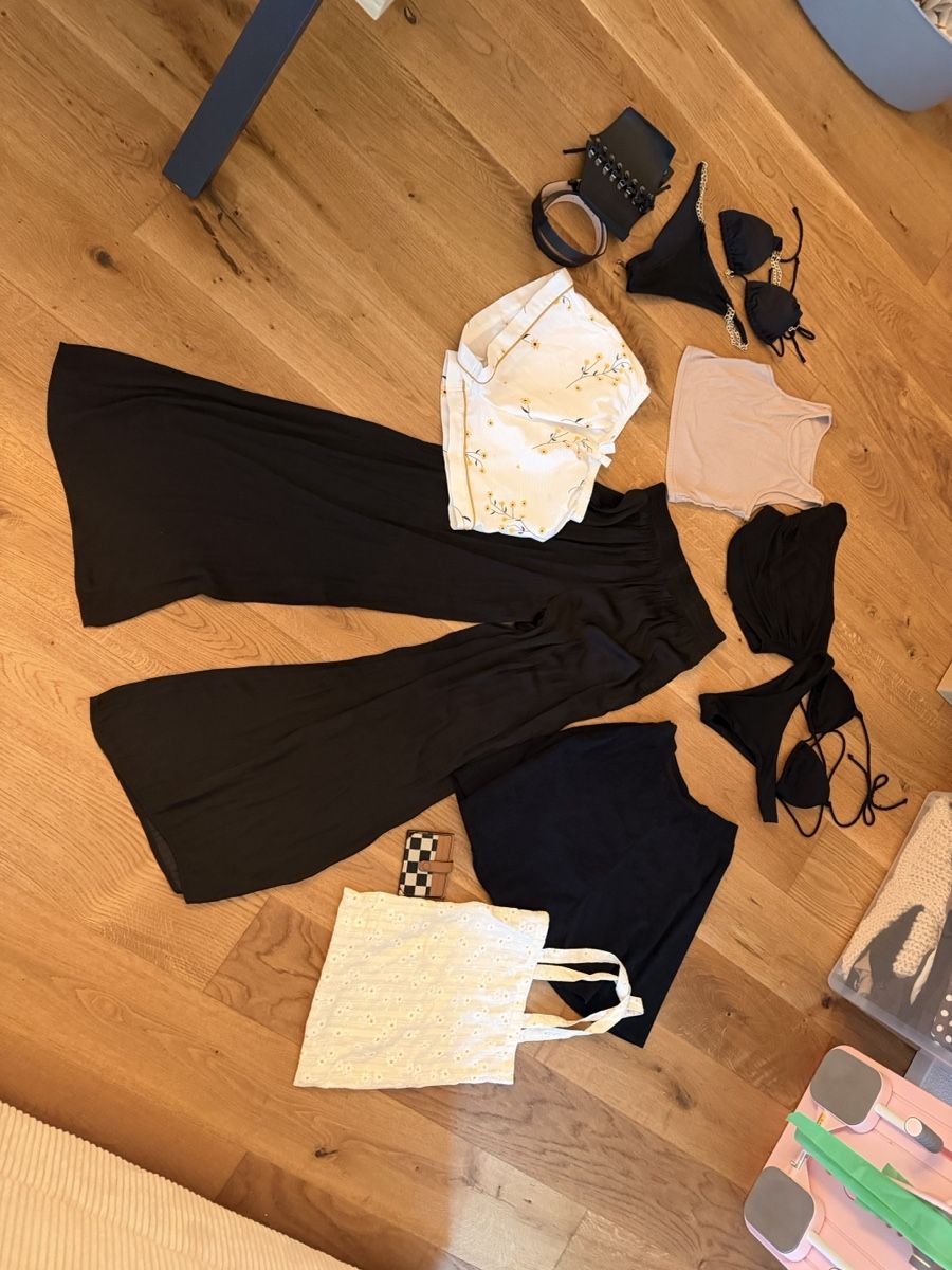 Lotti di vestiti: Kleiderset gr.s – Usato da Hohenrain venduto da Flysohighmybutterfly