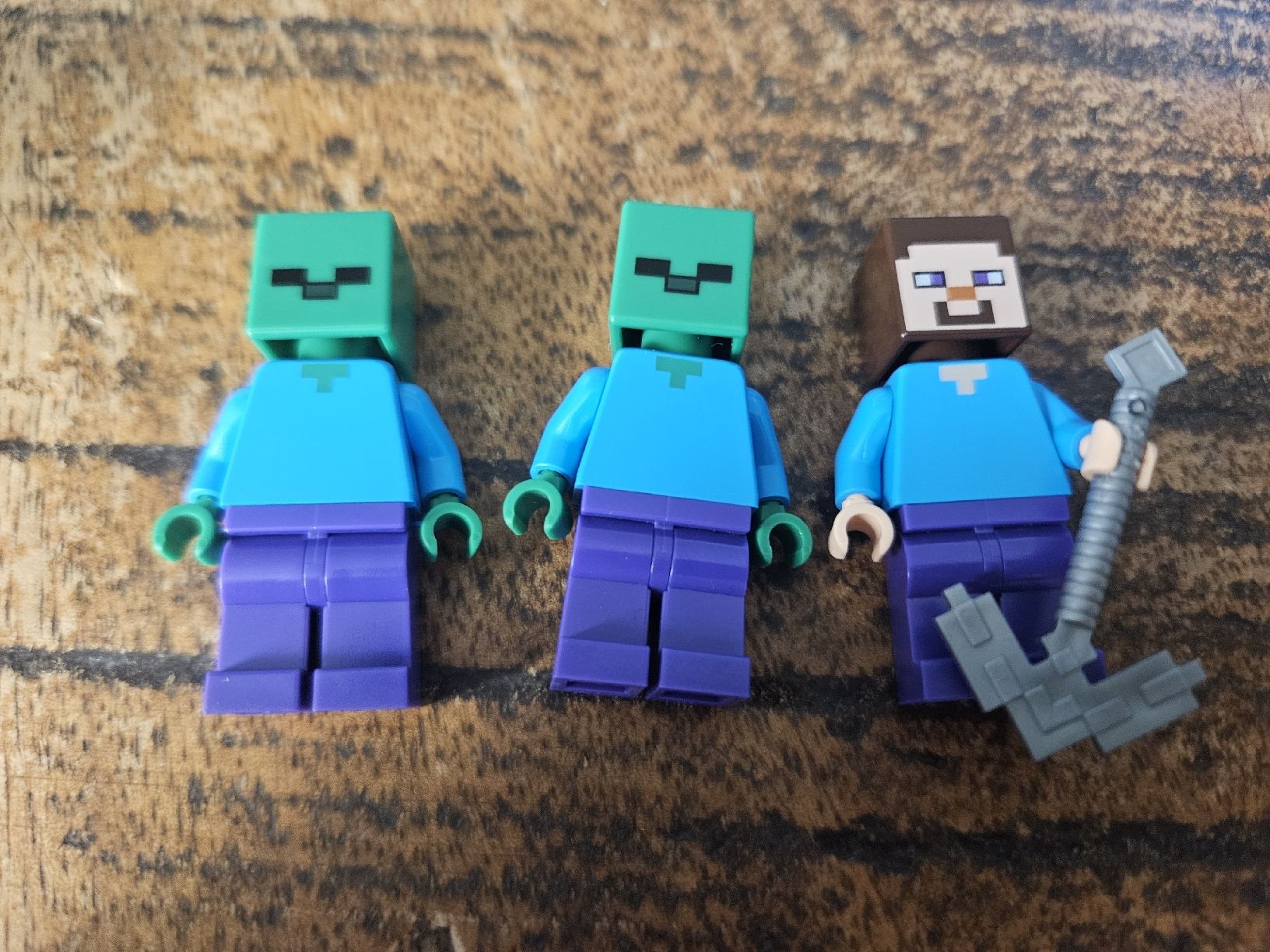 Lego Kit di costruzioni: lego lot de 3 figurines minecraft – Usato da Confignon venduto da Ecrofigs