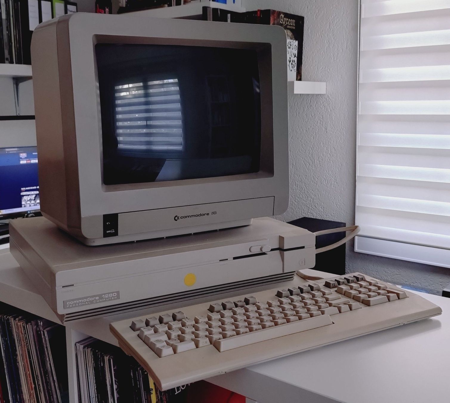 Commodore PCs: Commodore C128D & Commodore 1901 – D'occasion à Grüningen par Stargazer