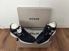 Hogan Interactive - woman