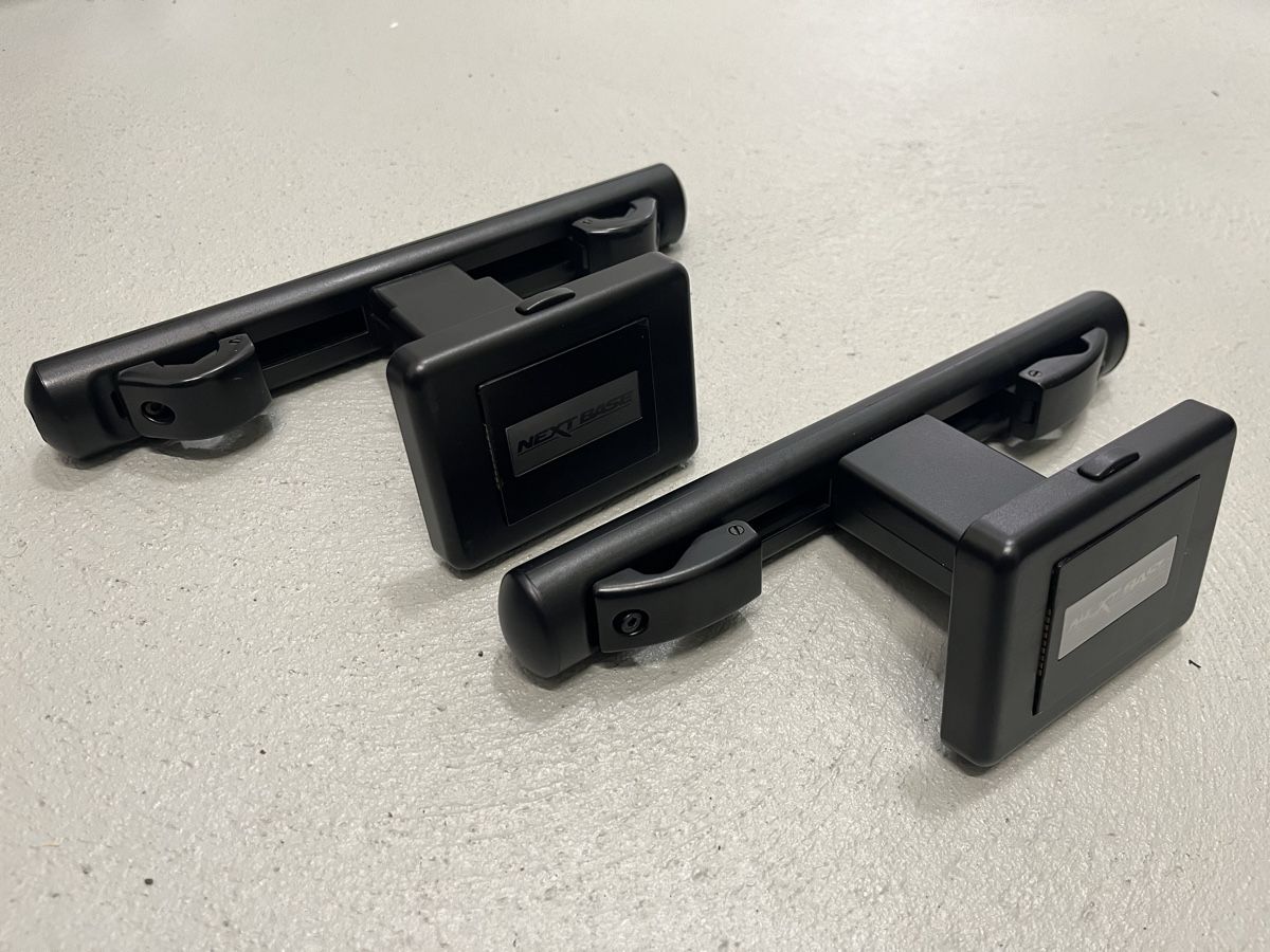 Lettore multimediale & Streamer: DVD-Player mit Kopfhörer und Autohalterung – Usato da Eich venduto da ray_df9k 2