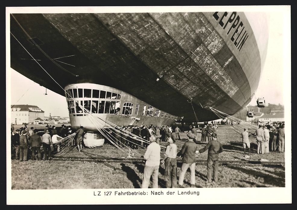 Fotografie & Manifesti: Fotografie Zeppelin LZ 127 Graf Zeppelin – Usato da Berlin venduto da bartko-reher
