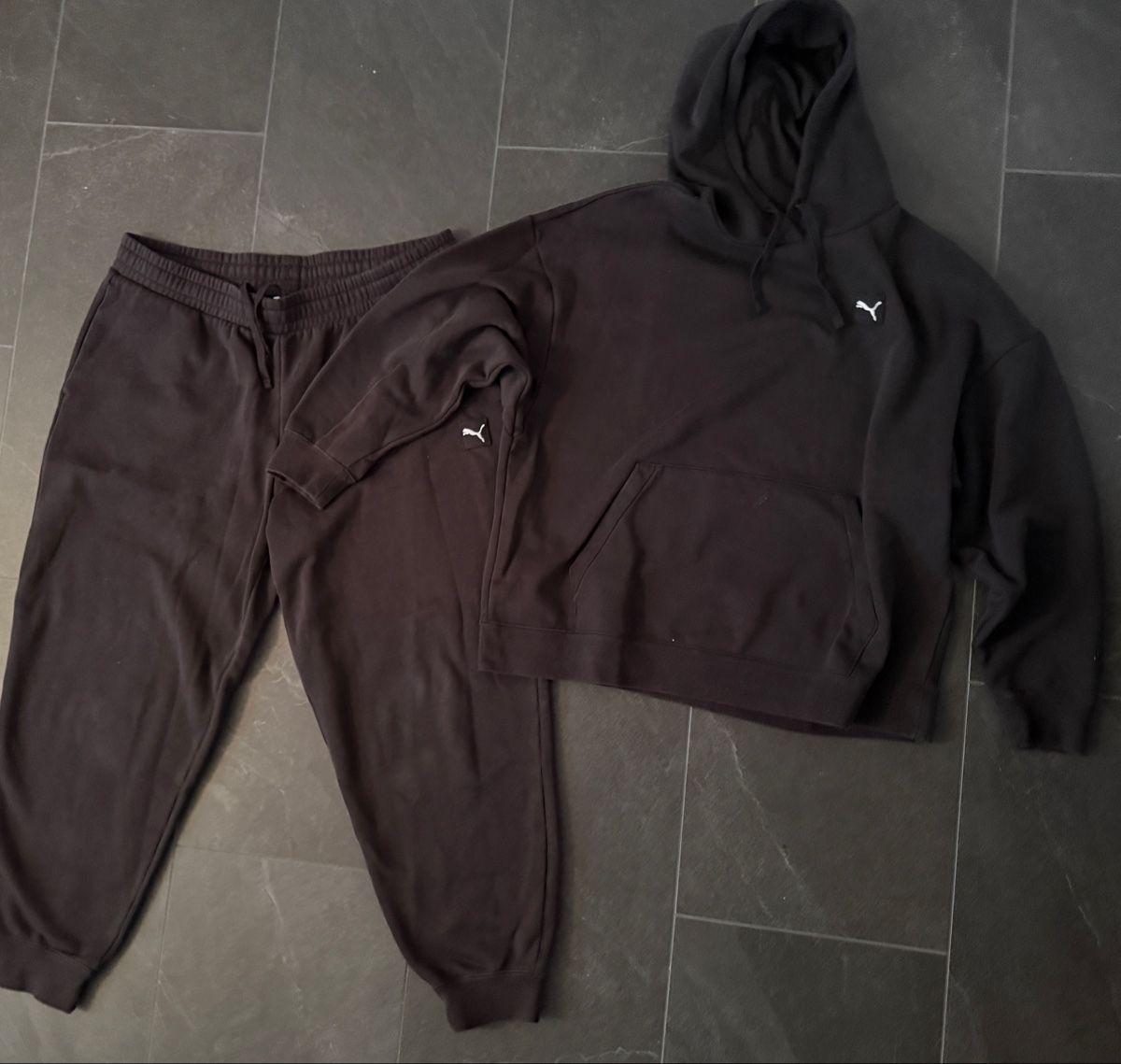 Puma Lotti di vestiti: Puma Tracksuit Schwarz – Usato da Goldach venduto da igwhitestar