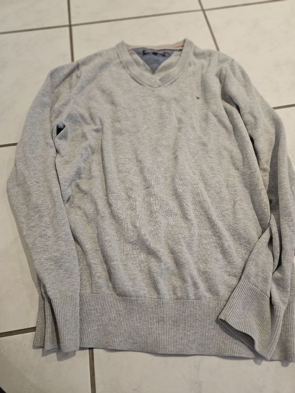 Tommy Hilfiger Lotti di vestiti: Tommy Hilfiger Pullover  – Usato da Pfaffnau venduto da sim_6rqw 1