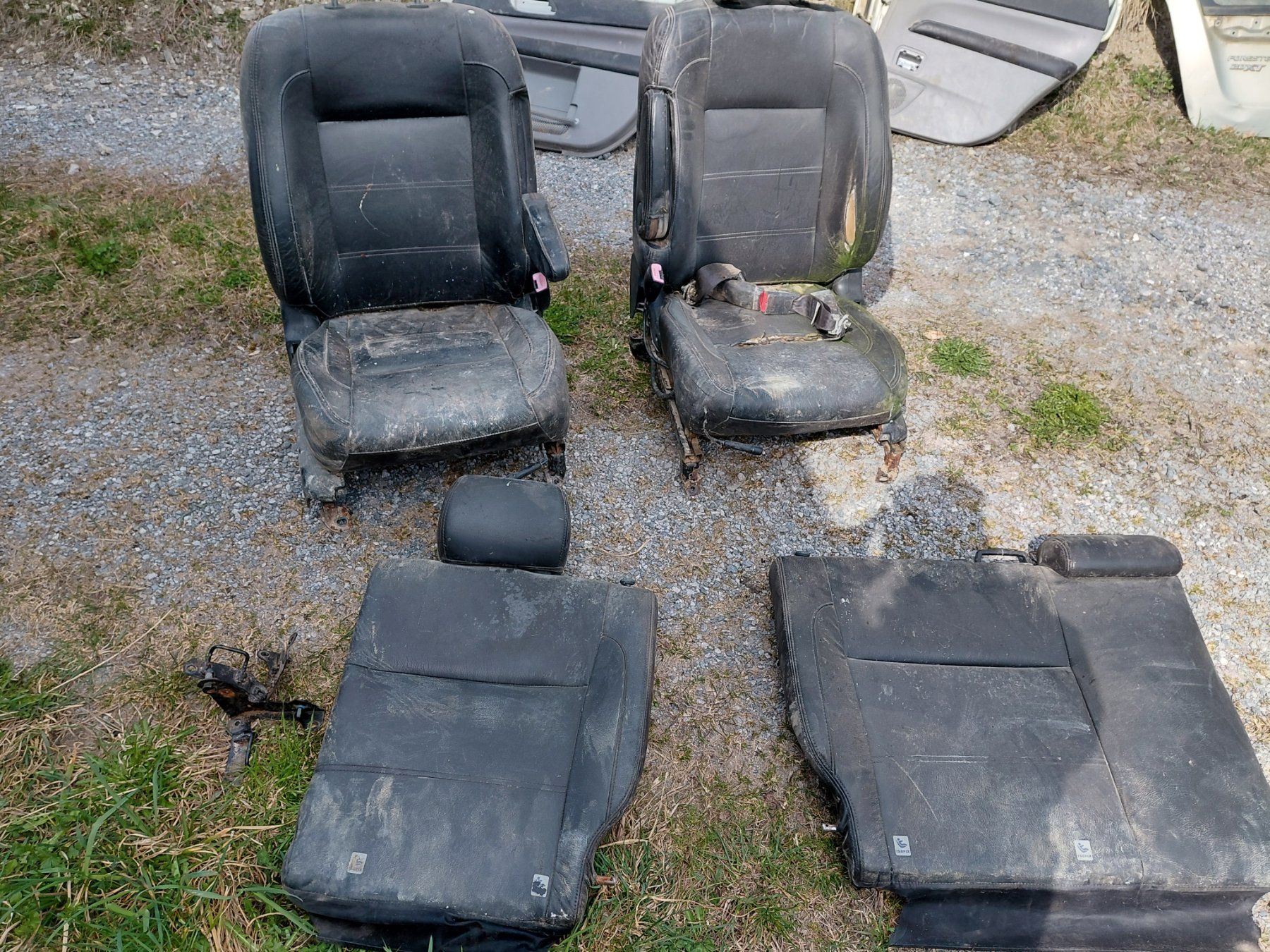 Tutti pezzi di ricambio auto: Sitze subaru forester sg – Difettoso da Engi venduto da mar_2rtw