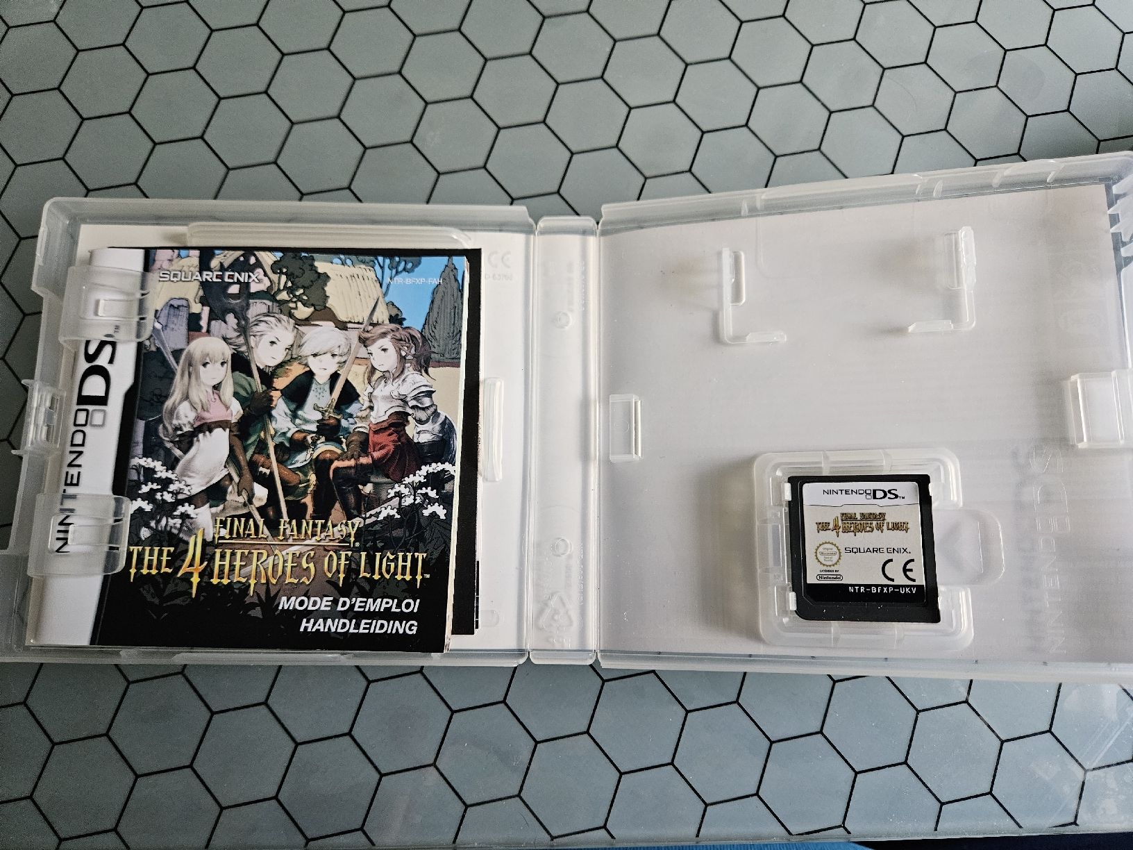 Nintendo Console: Nintendo DS i avec 3 jeux – Usato da Genève venduto da Pedro67 4
