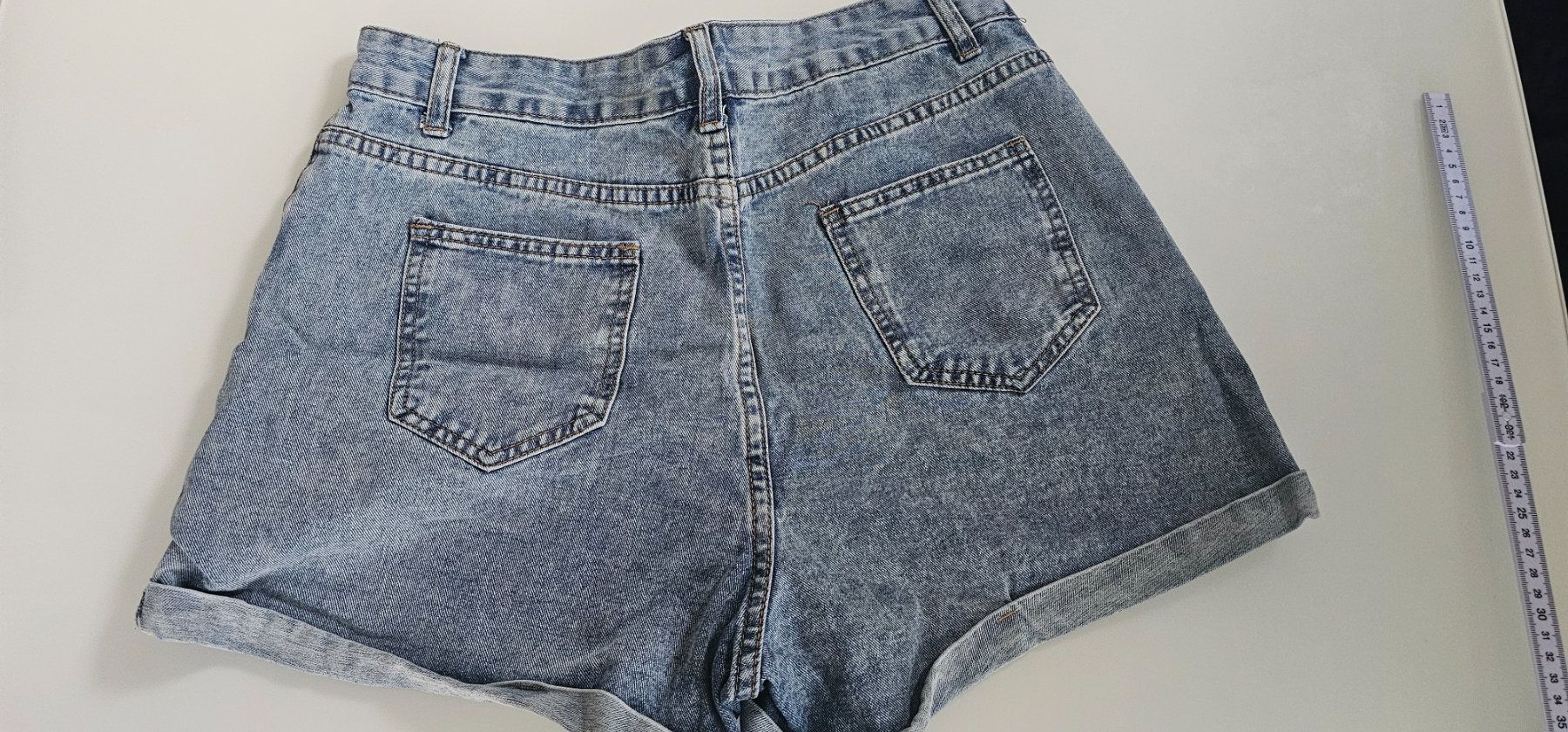 Jeans: Coole Jeans Shorts, Gr. L – Usato da Azmoos venduto da Jadejo 2