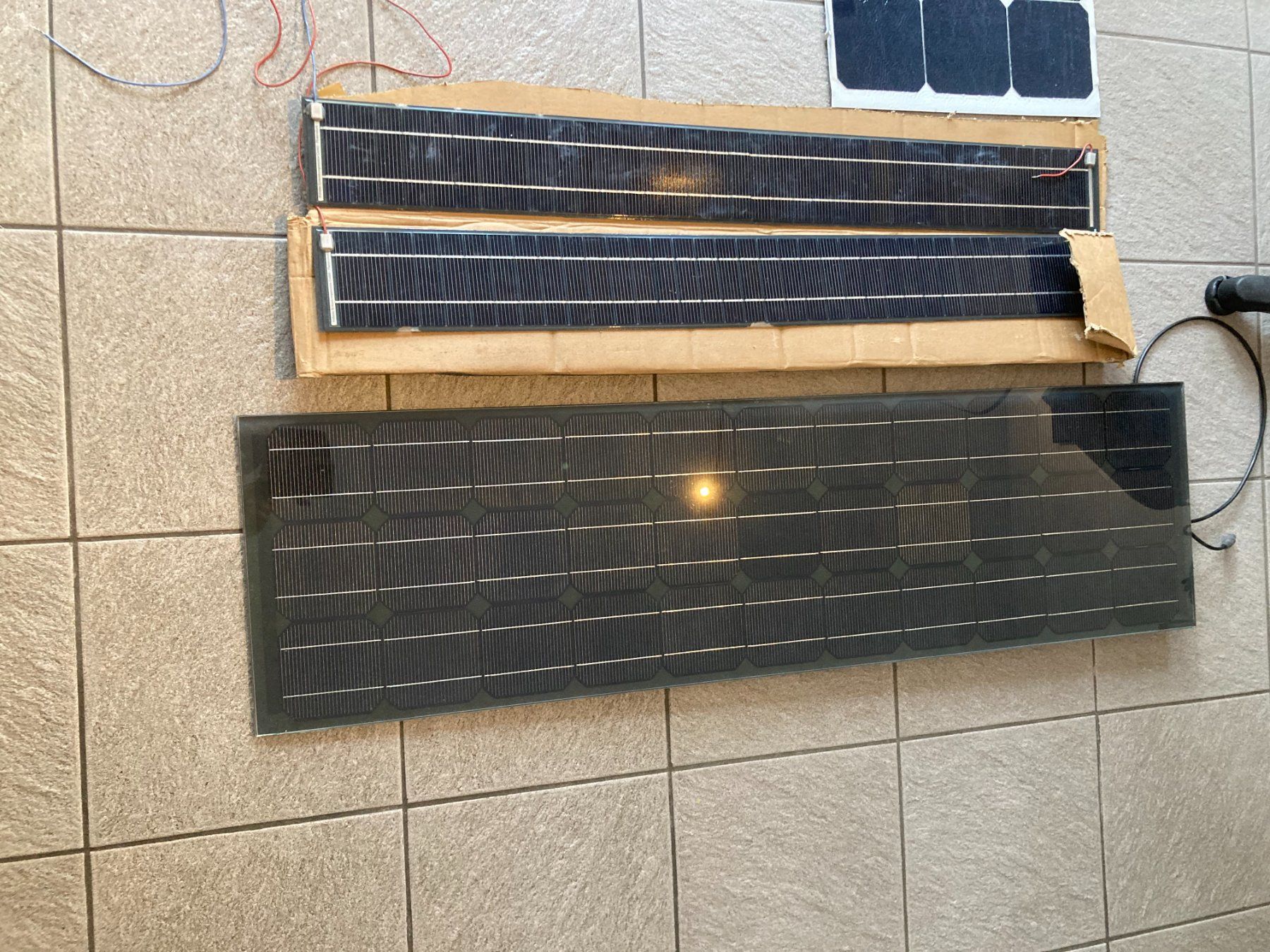 Dispositivi a energia solare: Solarpanels - Solarimpulse - Diverse flexibel / Glas – Usato da Heimberg venduto da Mehrwertdienst 1