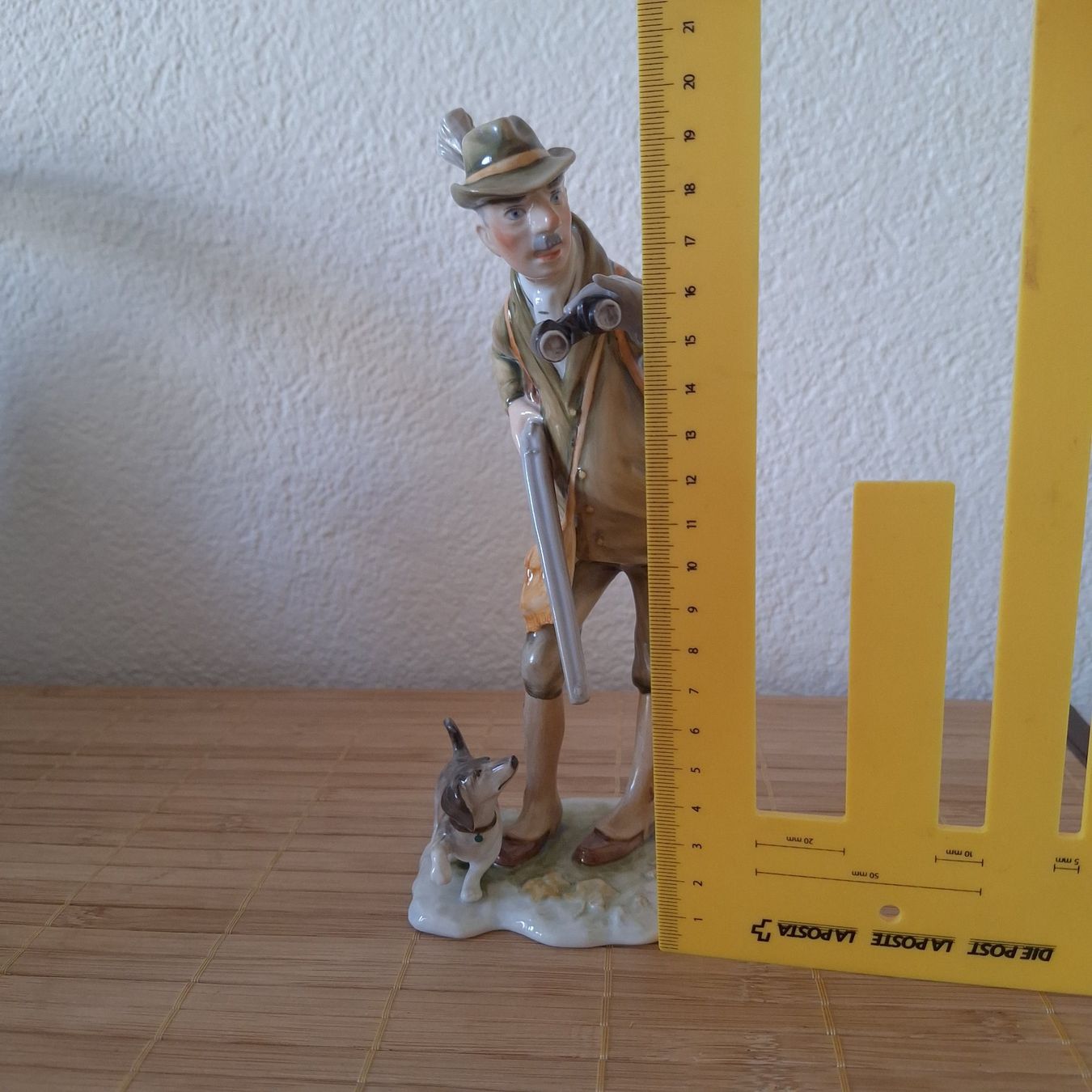 Statuette: Alka, Porzellan Figur, Jäger – Usato da Winterthur venduto da ric_rl7n 9