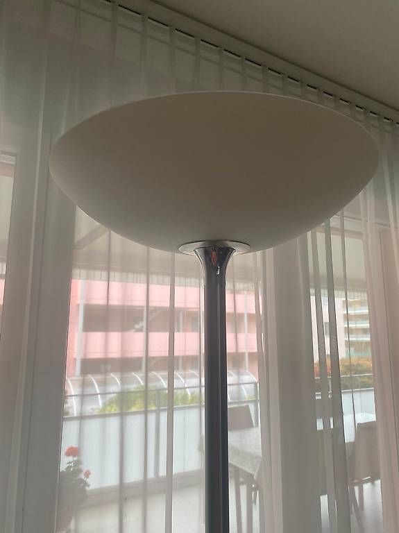 Lampade: Gebrauchte Stehlampe, dimmbar – Usato da Elgg venduto da Pisaem 1