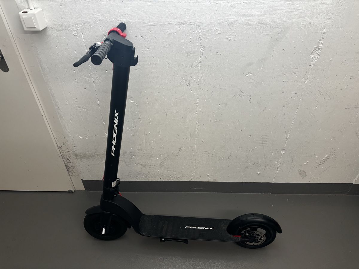Scooter: Phoenix Elektroroller schwarz  – Usato da Gossau SG venduto da jakob5.342