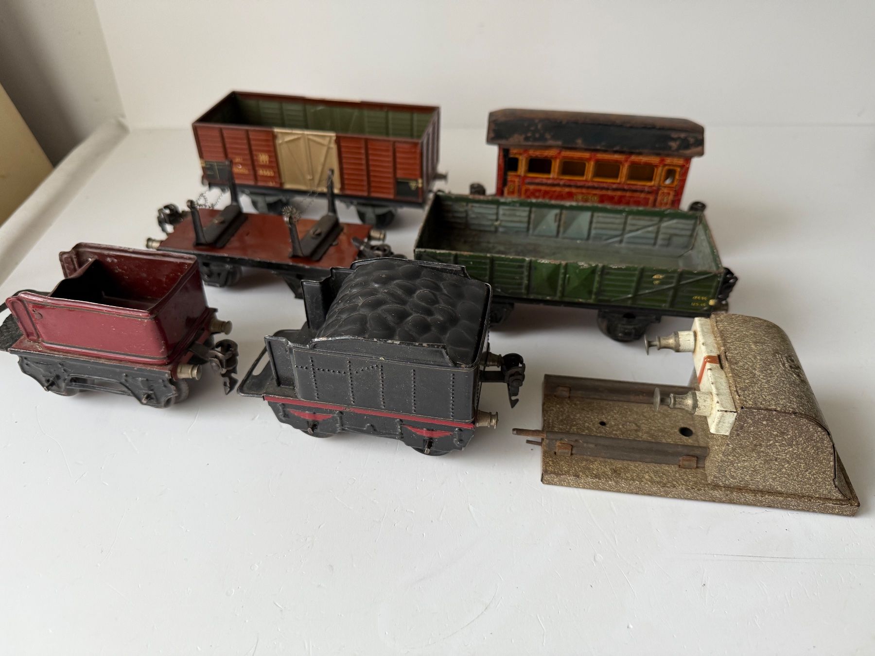 Modelleisenbahnen: Alte Eisenbahnwagons – Gebraucht aus Zwingen von moje1