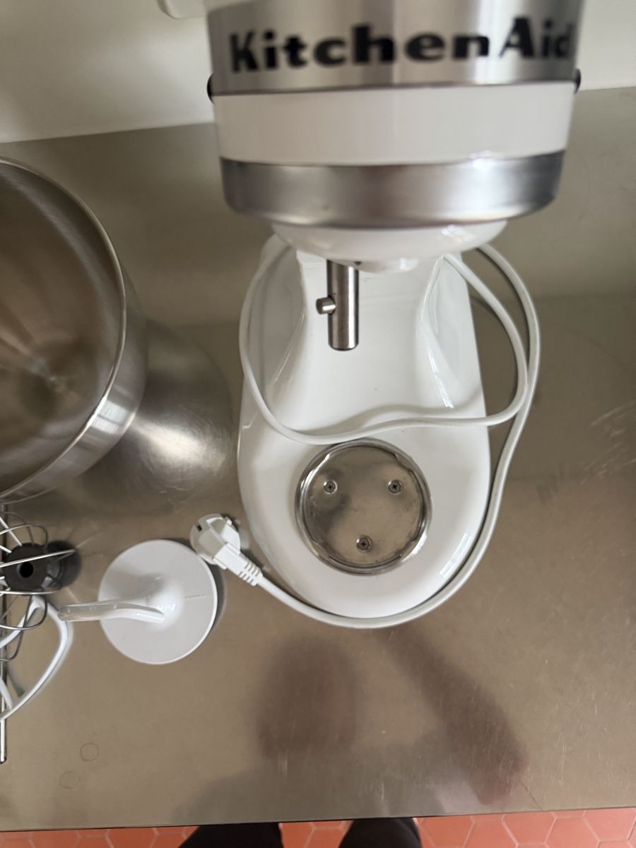 Kitchenaid Elettrodomestici da cucina: KitchenAid Küchenmaschine weiss mit Zubehör – Nuovo (secondo la descrizione) da Zürich venduto da san_7lmz 8