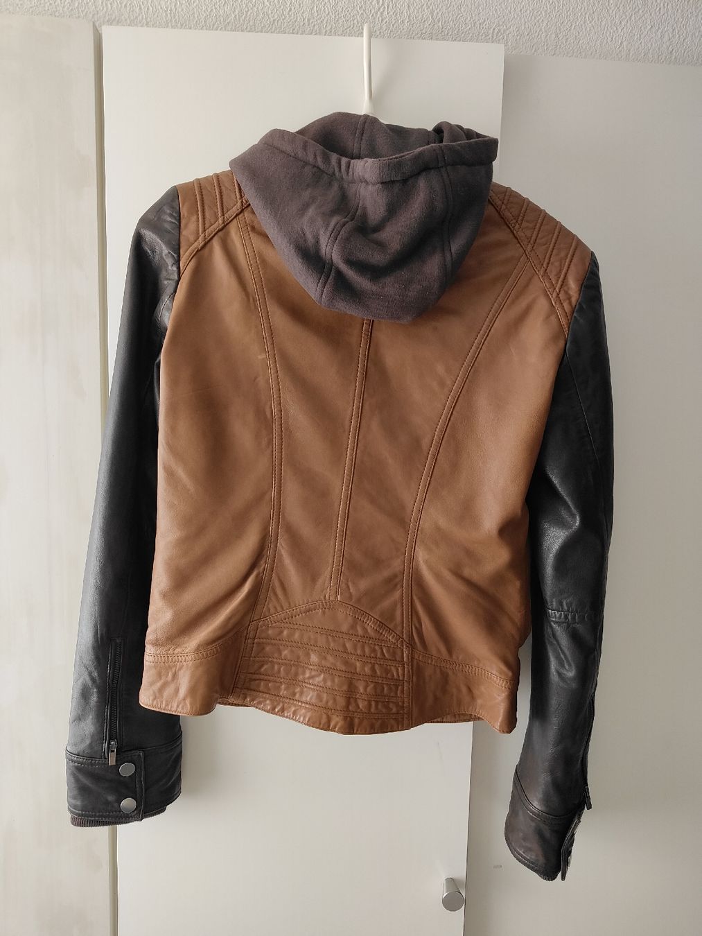 Vestes: Damen Lederjacke Grösse XS – Neuf (Voir description) à Einsiedeln par TheMullets_wife 1