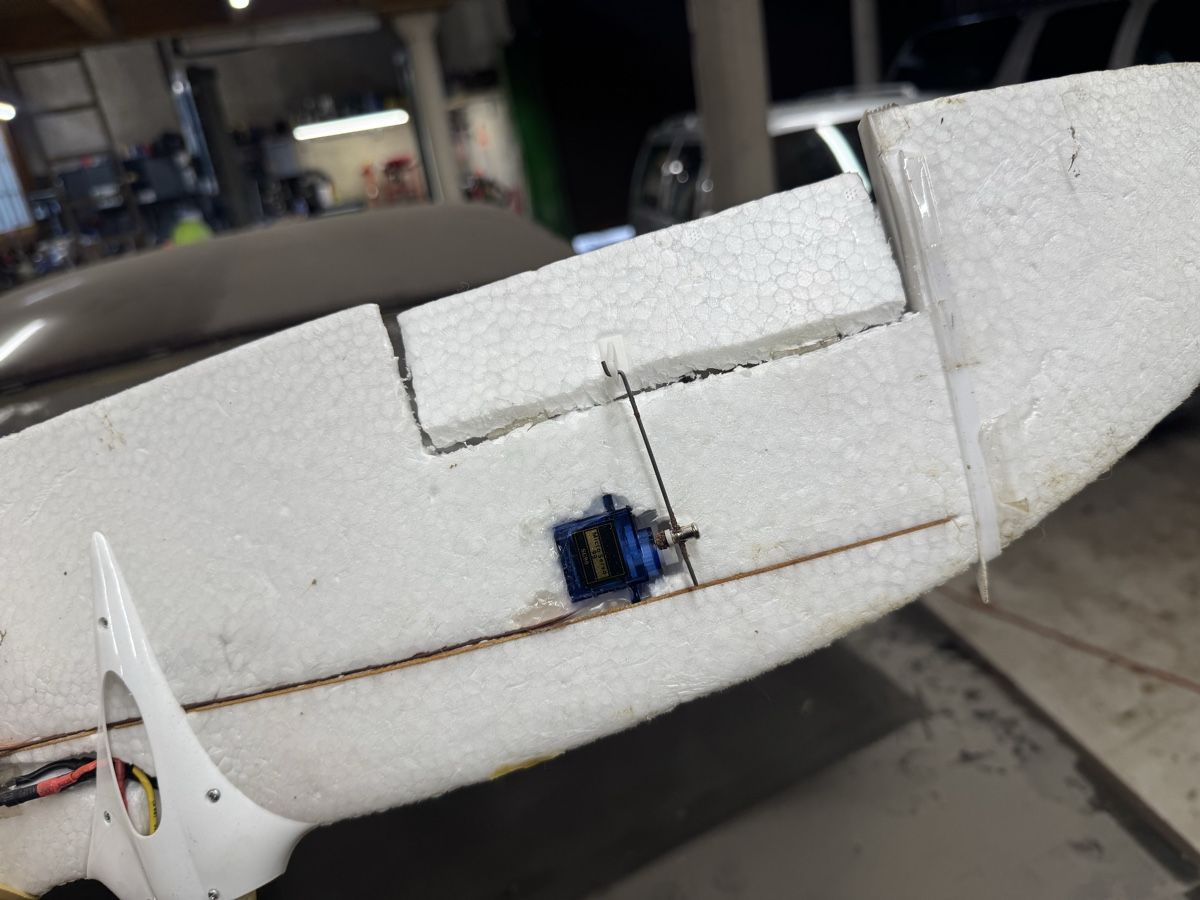 Modellismo RC: Modellflugzeug 2-motorig Tuning – Difettoso da Oeschenbach venduto da Cyrax01 5