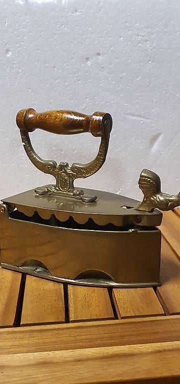 Fers à repasser: Bügeleisen  – Neuf avec emballage d'origine à Mastrils par Sun10