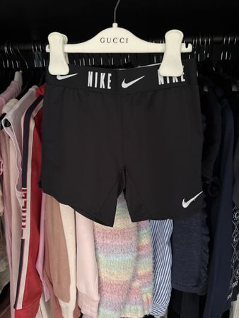 Nike Shorts Dri-Fit schwarz Grösse XS 122-128 cm