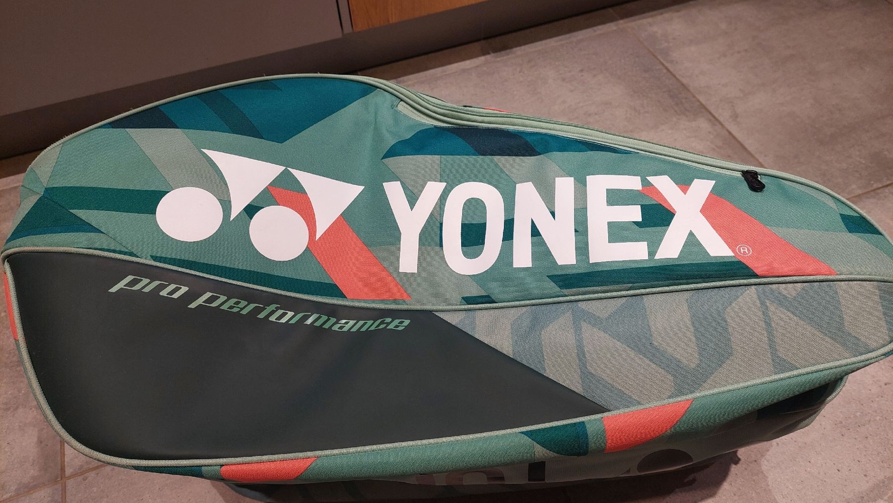 Yonex Borse: Yonex Pro Performance Tennistasche – Usato da Volketswil venduto da Gemli 2