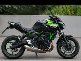 Motorrad Kawasaki z650 Baujahr 2022