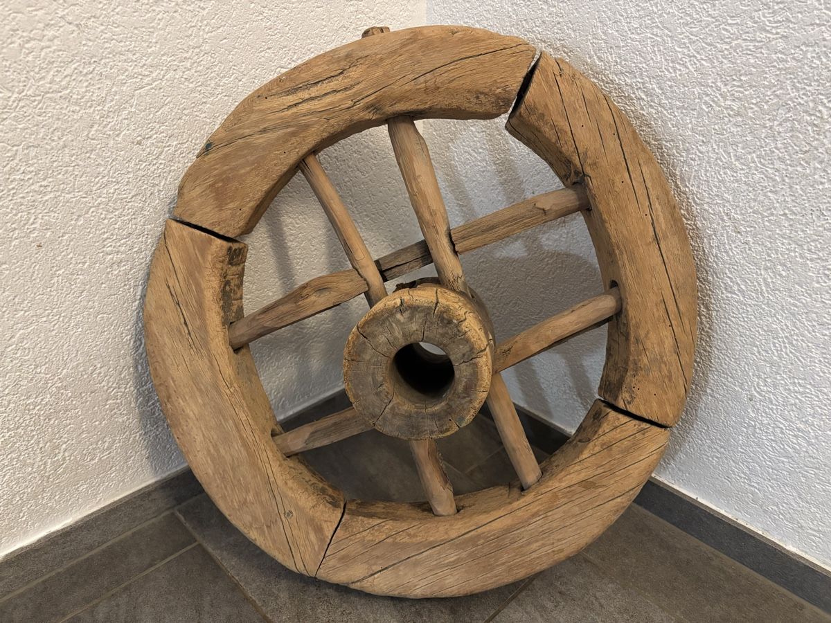 Pneumatici & Ruote complete: Antikes Wagenrad – Usato da Russikon venduto da Zuercher123