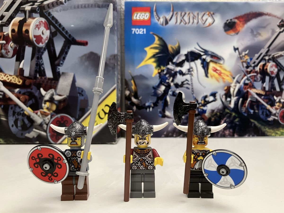 Lego Kit di costruzioni: Lego Vikings Double Catapult vs. Ofnir Dragon 7021 von 2006 – Usato da Willisau venduto da BettyBond 1