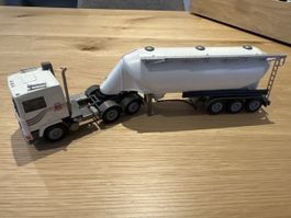 Conrad 1:50 LKW VOLVO 400 mit Anhänger ab 19.-