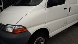 Toyota Hiace Kotflügel vorne rechts