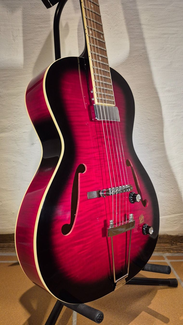 Framus Musikinstrumente: Neu: Framus Vintage 5/51 Studio Burgundy – Neu und originalverpackt aus Winterthur von NorrSydGuitars 7
