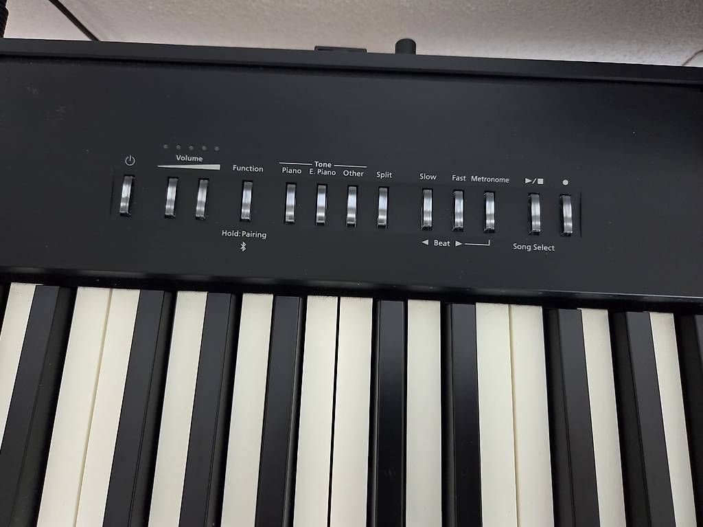 Musikinstrumente: ROLAND FP-30x – Gebraucht aus Untervaz von Rehbock06 1