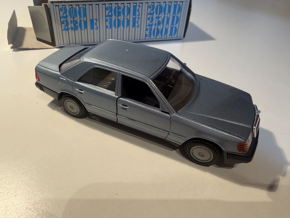 Mercedes-Benz Modellautos: Modellauto Mercedes-Benz – Gebraucht aus Latterbach von Bbutz98 1