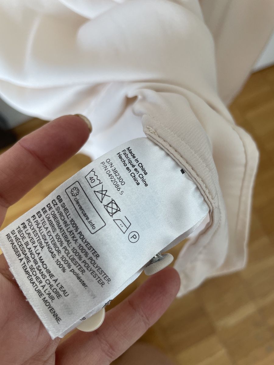 H&M Chemisiers: Blouse H&M cream m size 36 – D'occasion à Neuchatel par shi_9fzw 2