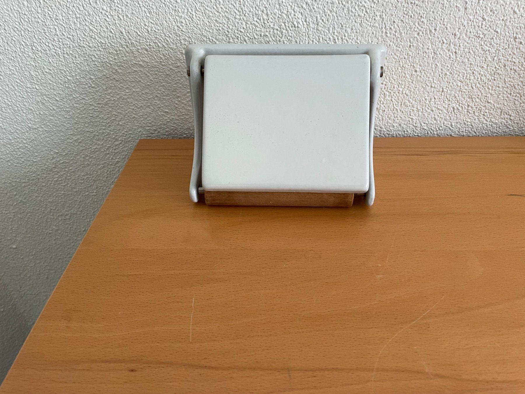 WC: WC ROLLEN HALTER GUSSEISEN EMAILLIERT – D'occasion à Uhwiesen par Uhwiesen