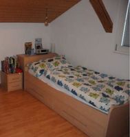 Jugendschlafzimmer nur Bett mit Bettkasten und Matraze