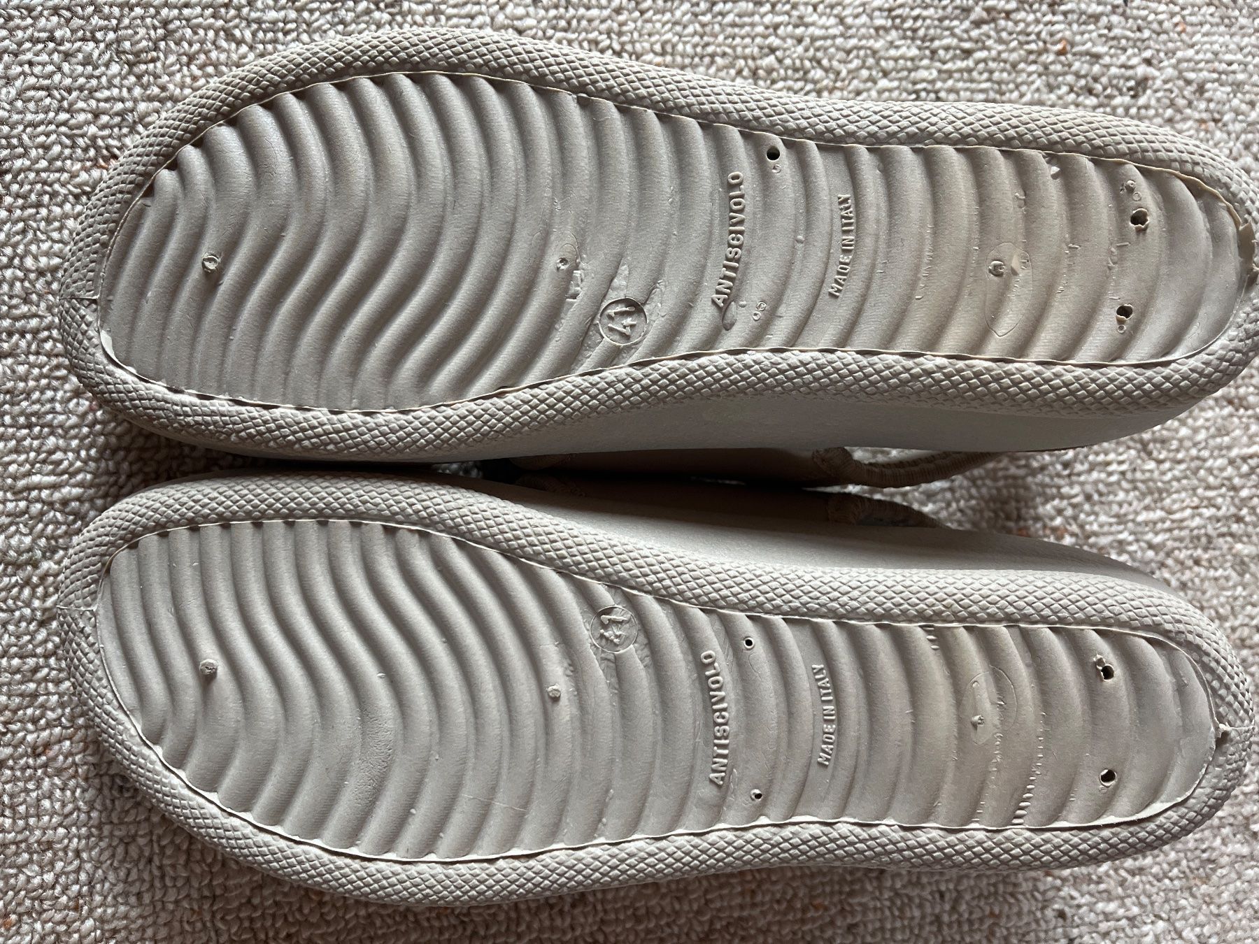 Scarpe da donna: Neue bequeme Sandale Gr. 41 beige – Nuovo (secondo la descrizione) da Bassersdorf venduto da Steyning88 1